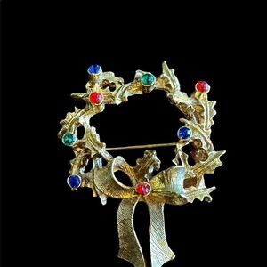 VINTAGE  LJM Christmas wreath brooch